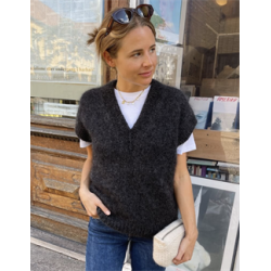 WEEKEND SLIPOVER V-NECK